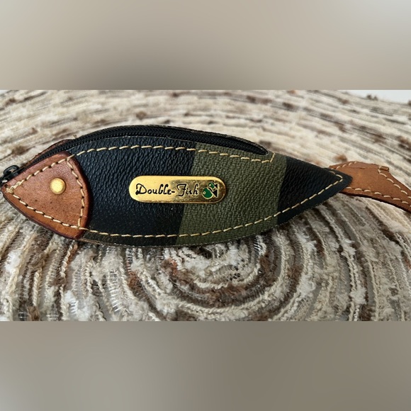 Double Fish Coin Purse - Picture 2 of 4
